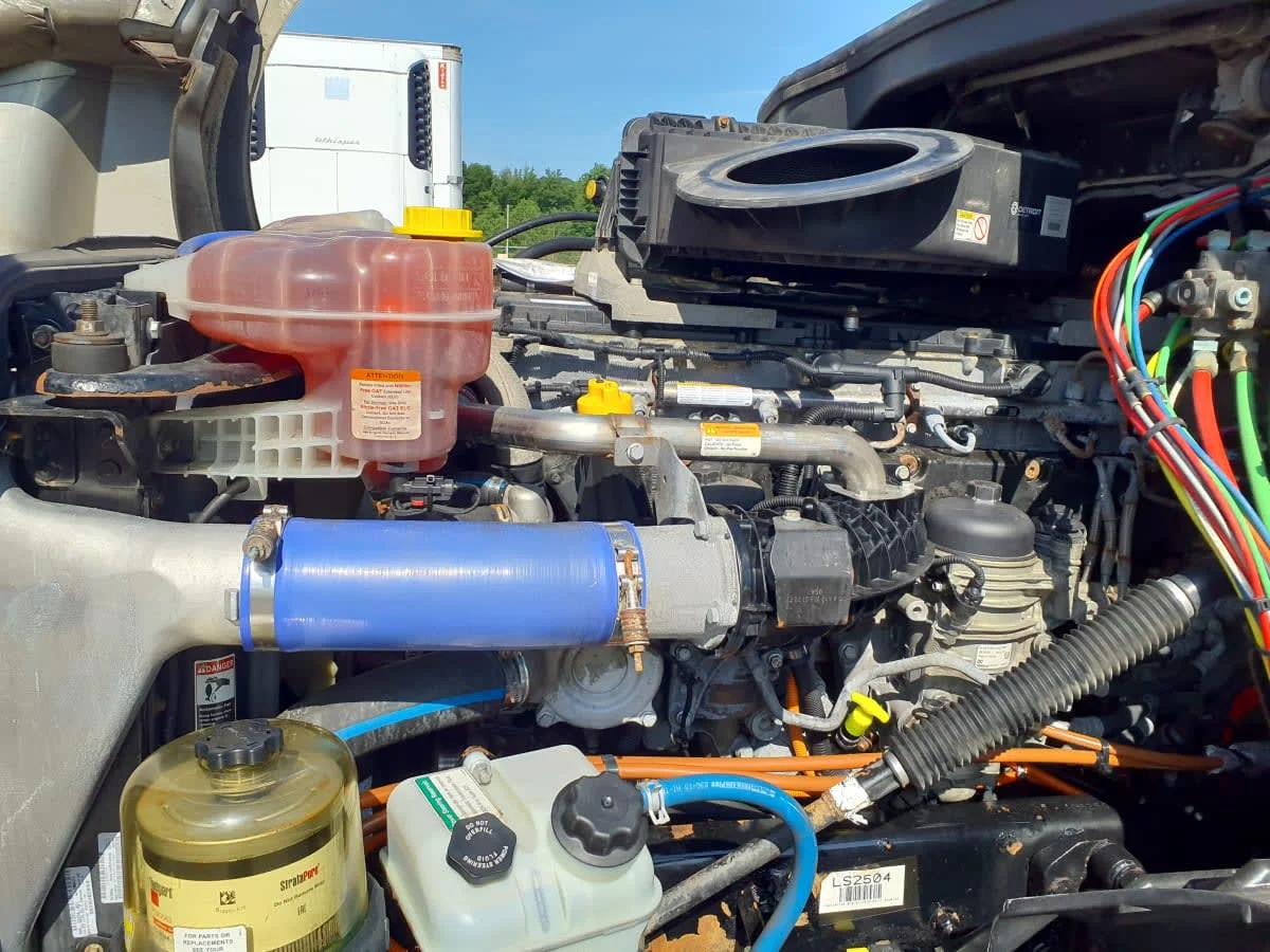 2020 Freightliner Cascadia in Wayland, MI — photo 8