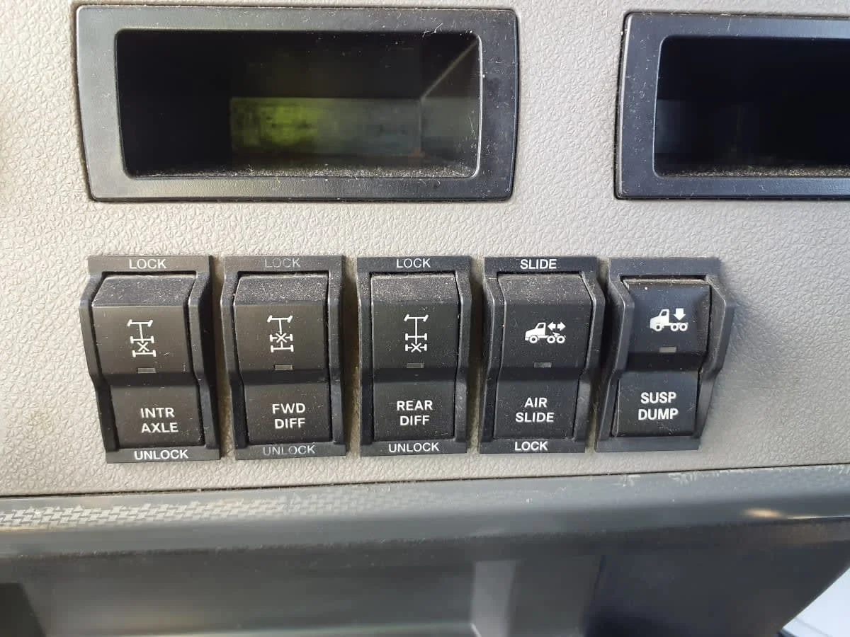 2020 Freightliner Cascadia in Wayland, MI — photo 10
