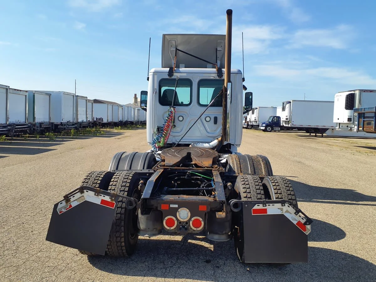 2020 Freightliner Cascadia in Wayland, MI — photo 5