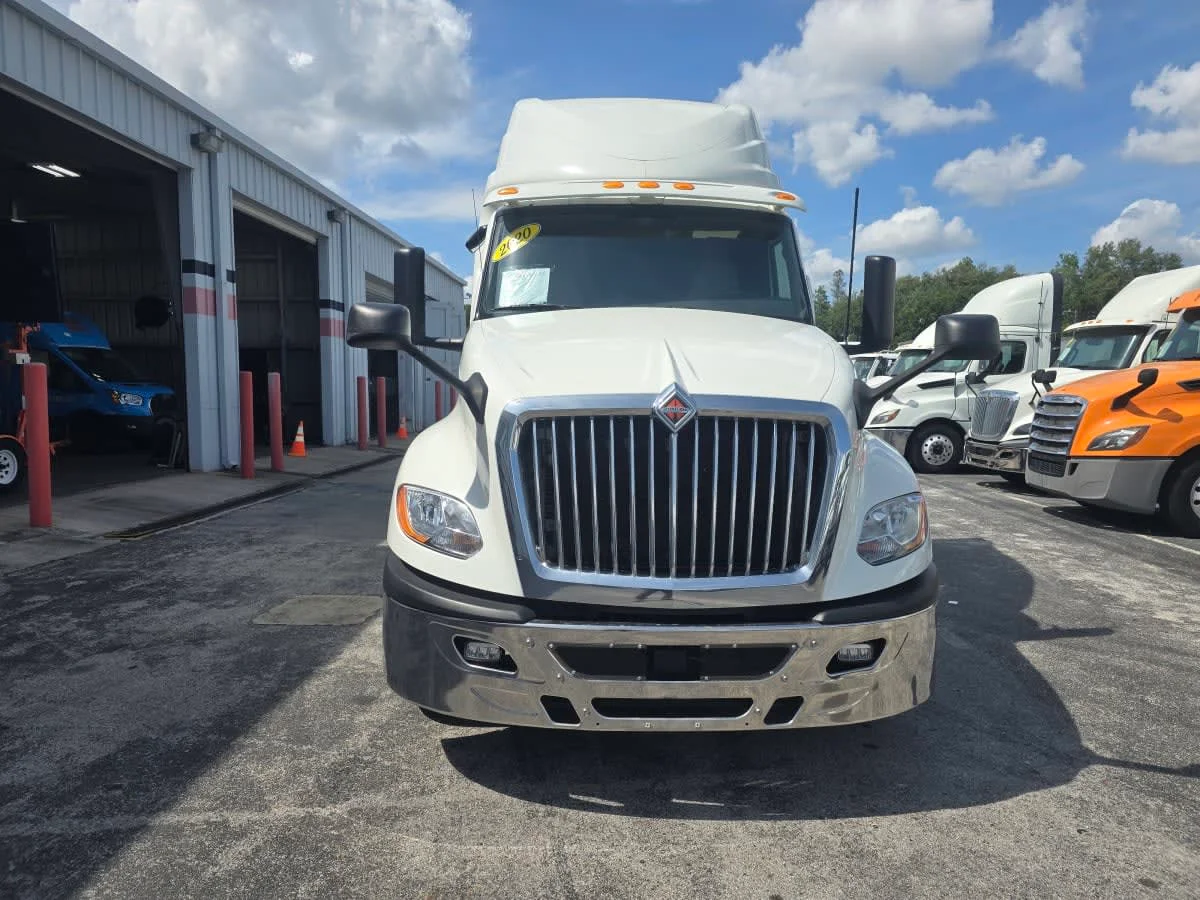 2020 International LT in Tampa, FL — photo 2
