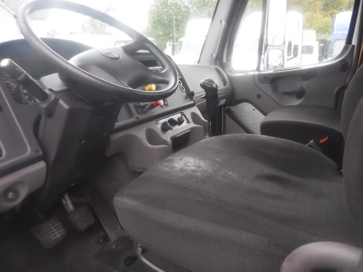 2020 Freightliner M2 112 - image 7