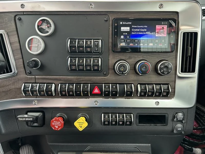 2026 Western Star 49X in Pittsburgh, PA — photo 16