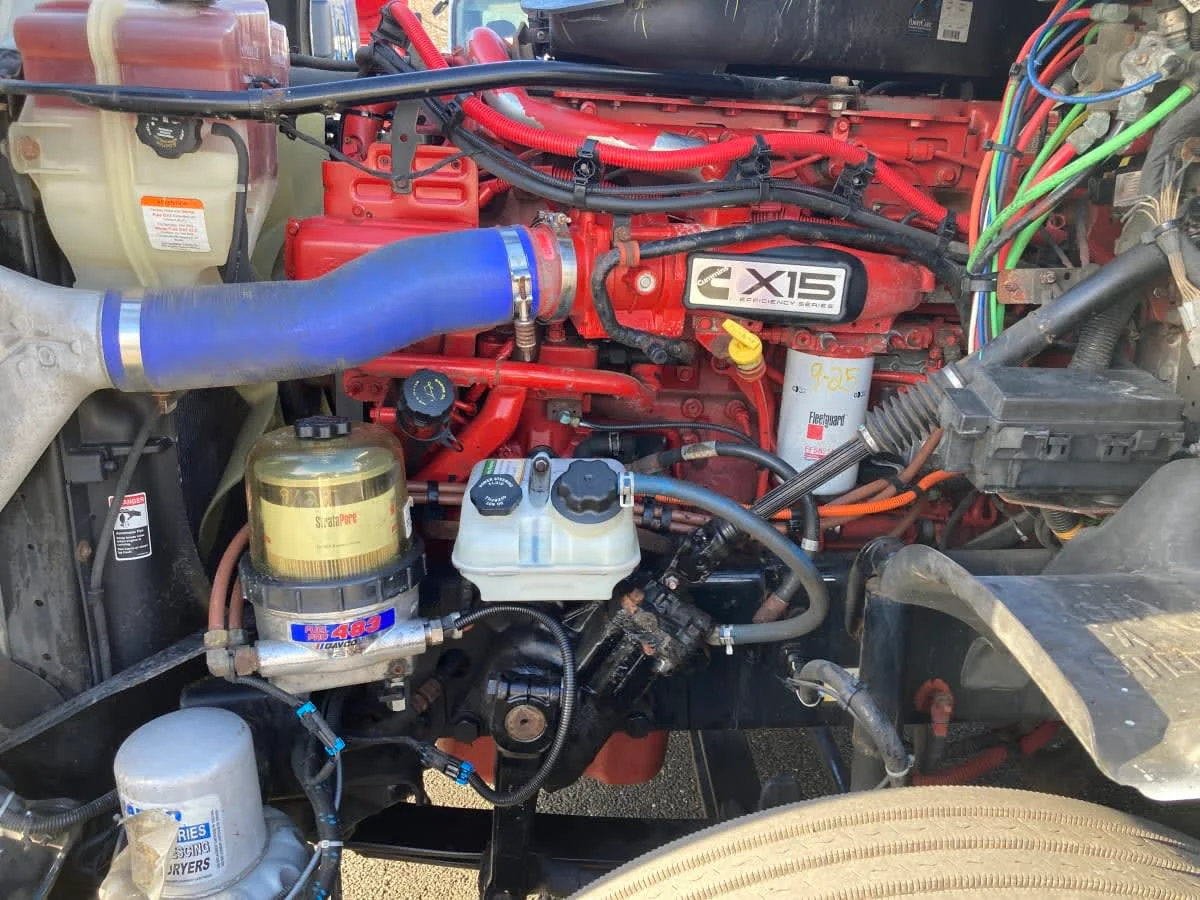 2019 Freightliner Cascadia - image 8