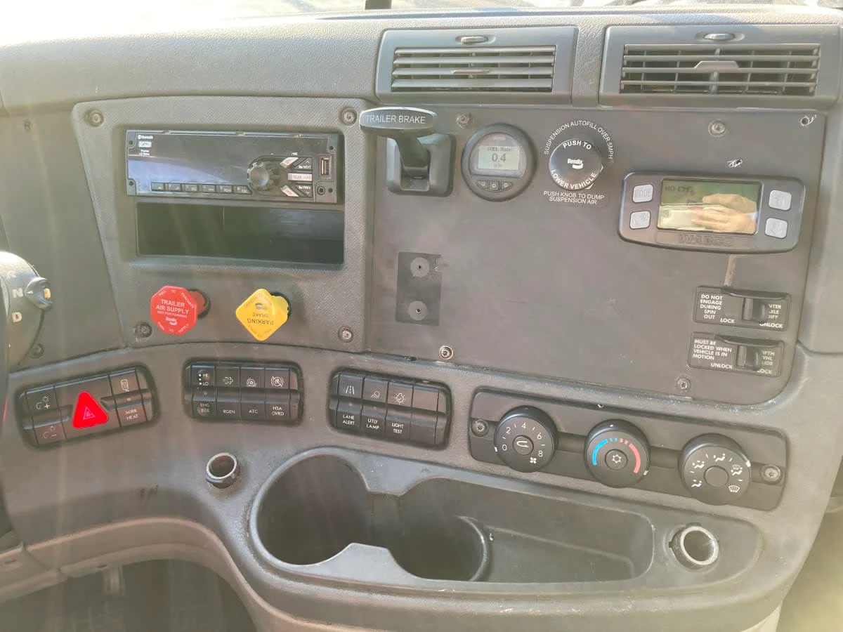 2019 Freightliner Cascadia - image 12