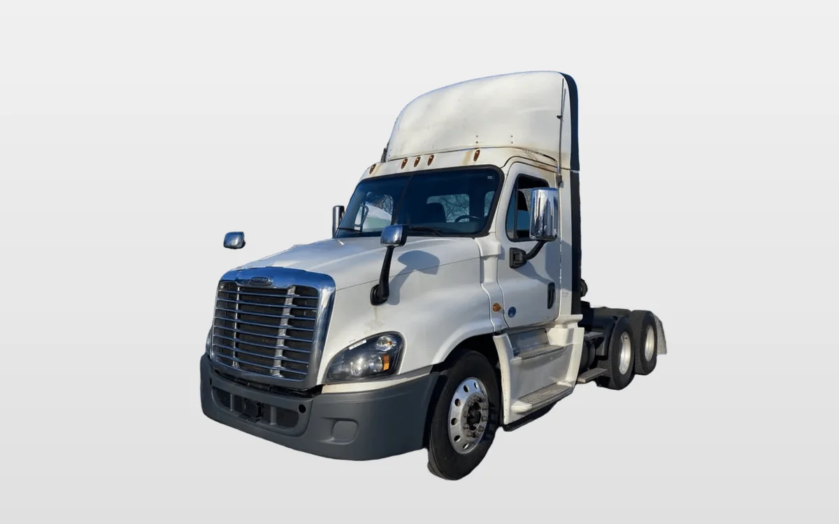 2019 Freightliner Cascadia - image 1