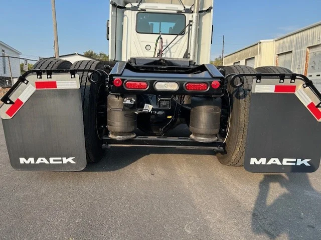 2025 Mack Anthem in Fort Worth, TX — photo 7