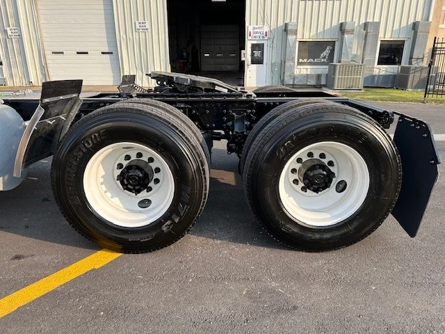 2025 Mack Anthem in Fort Worth, TX — photo 9