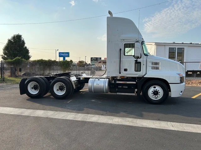 2025 Mack Anthem in Fort Worth, TX — photo 5