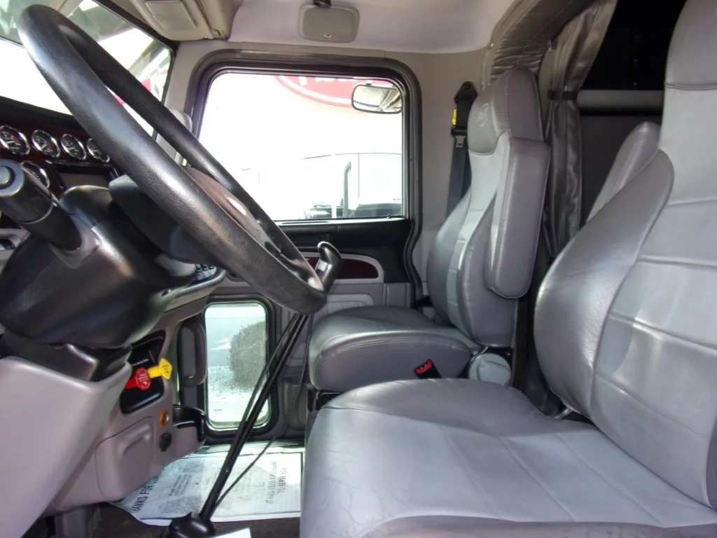 2019 Peterbilt 389 in Fort Smith, AR — photo 15