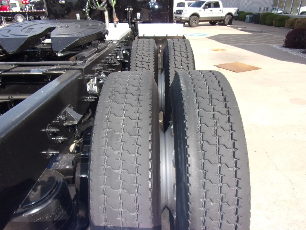 2019 Peterbilt 389 in Fort Smith, AR — photo 10