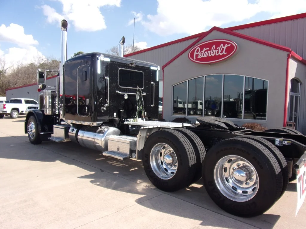 2019 Peterbilt 389 in Fort Smith, AR — photo 5