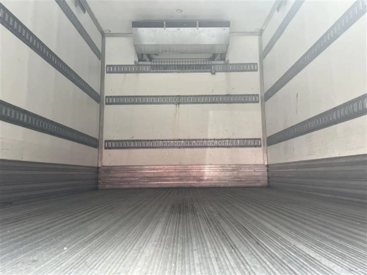 2017 Isuzu NPR - image 9