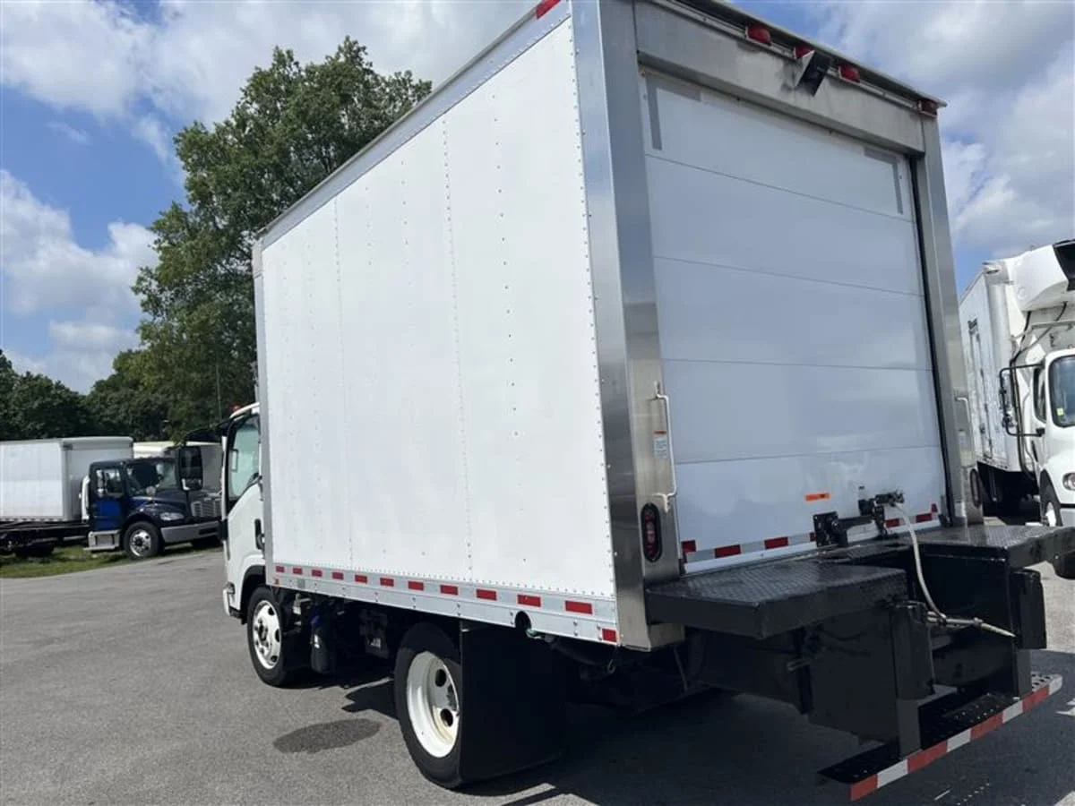 2017 Isuzu NPR - image 6