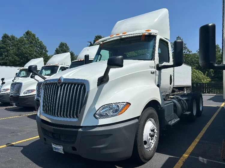 2019 International LT in Akron, OH — photo 3