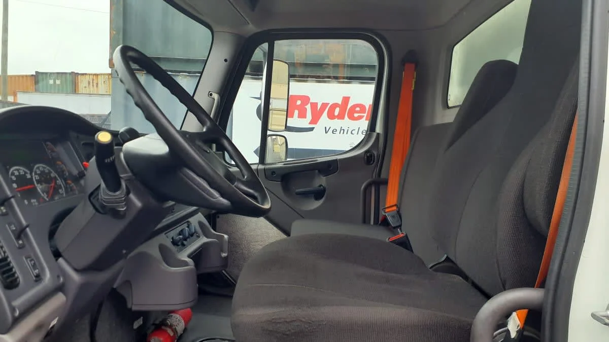 2021 Freightliner M2 106 in Springfield, MA — photo 11