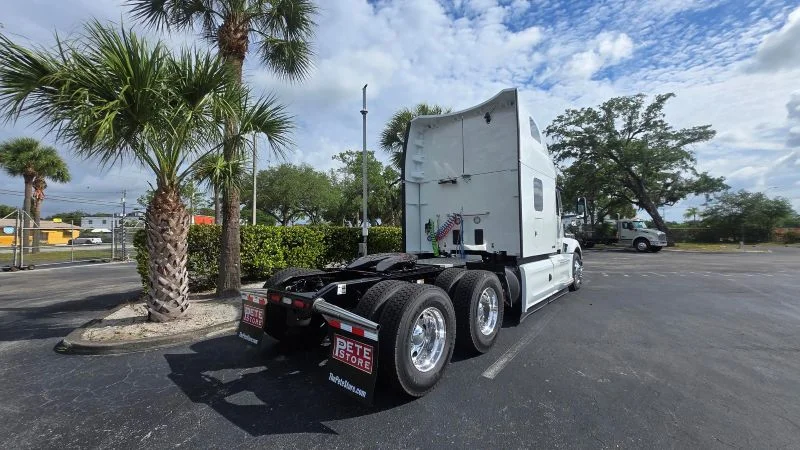 2027 Peterbilt 579 in Fort Pierce, FL — photo 6
