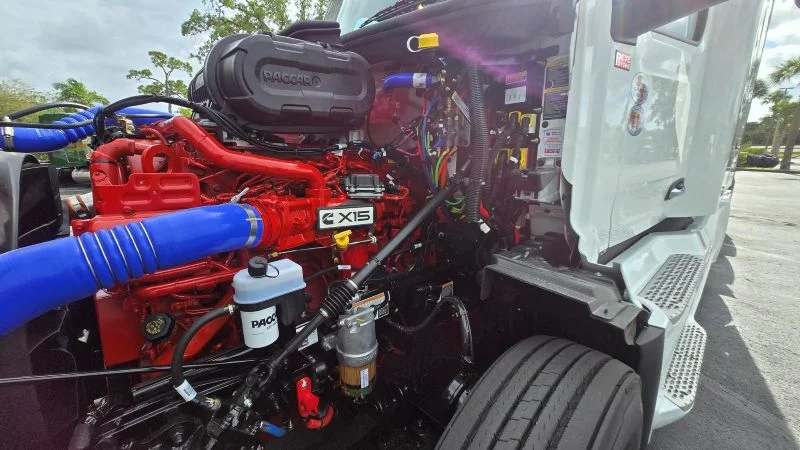 2027 Peterbilt 579 in Fort Pierce, FL — photo 5