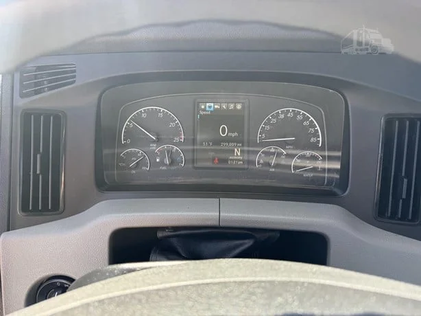 2021 Freightliner Cascadia in MN — photo 5