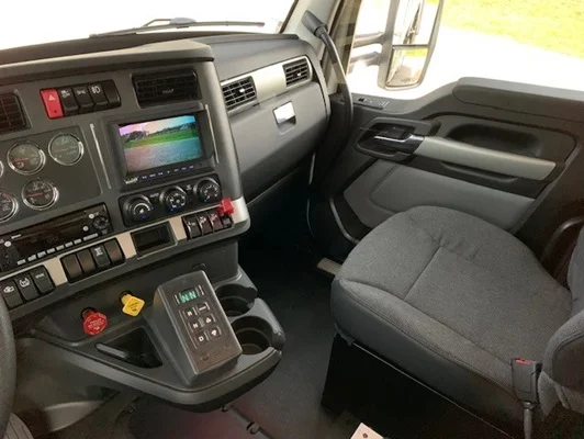2027 Kenworth T880 in Knoxville, TN — photo 2