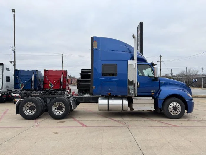 2020 International LT in Lowell, AR — photo 7