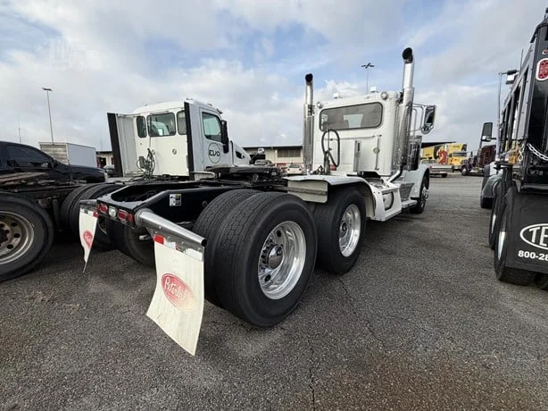 2020 Peterbilt 389 in GA — photo 3