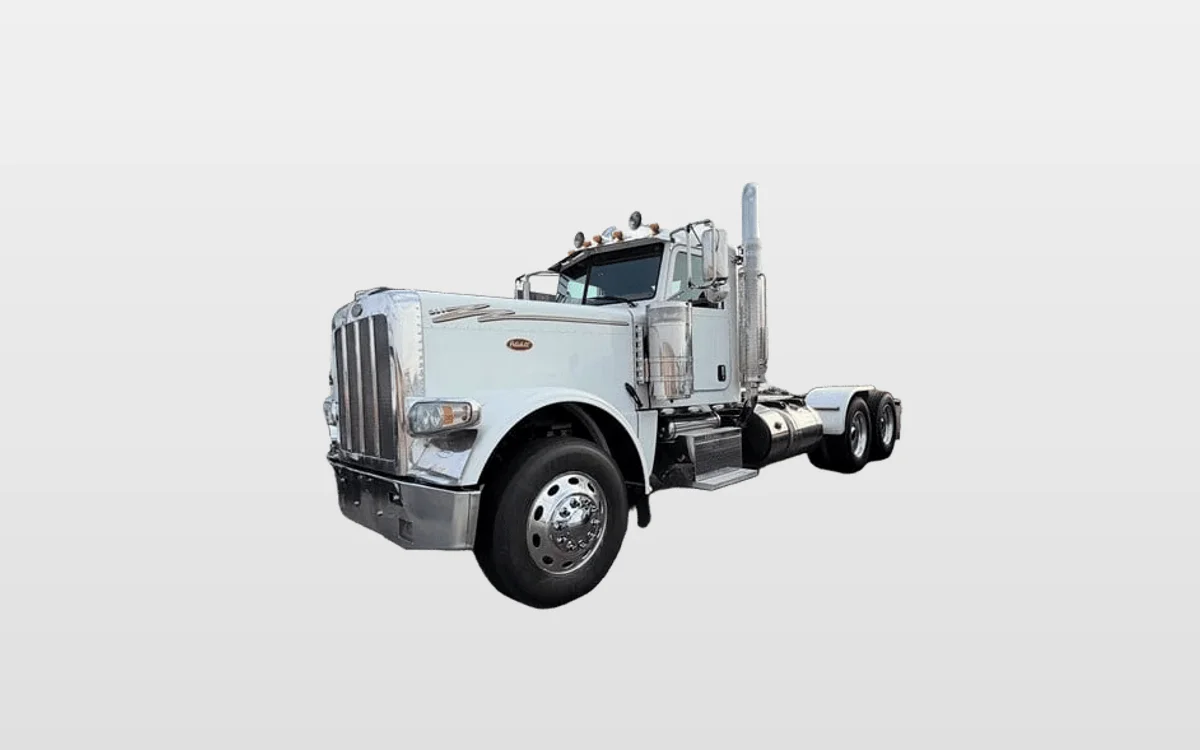 2020 Peterbilt 389 - image 1
