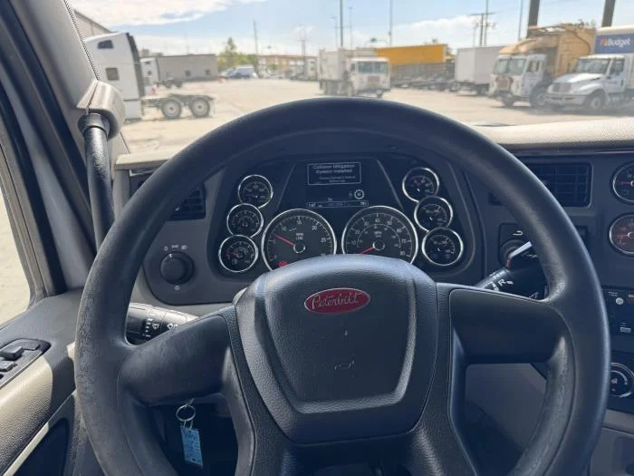 2022 Peterbilt 579 - image 21