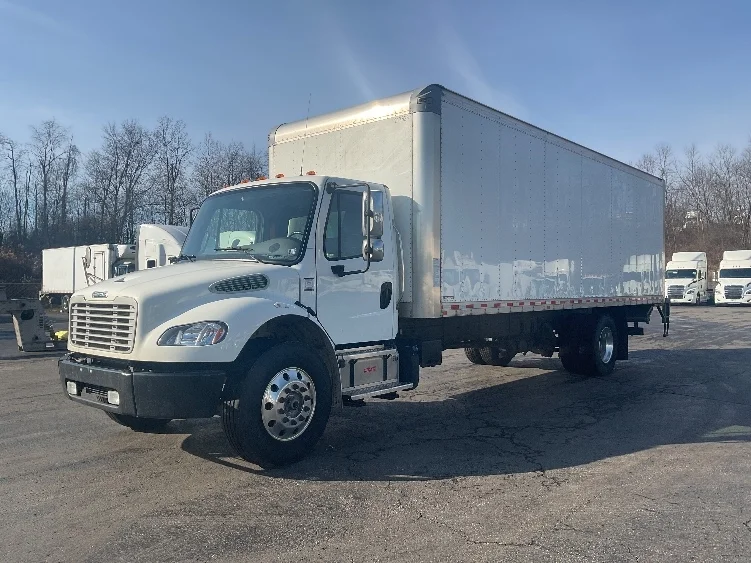 2023 Freightliner M2 106 in Akron, OH — photo 3