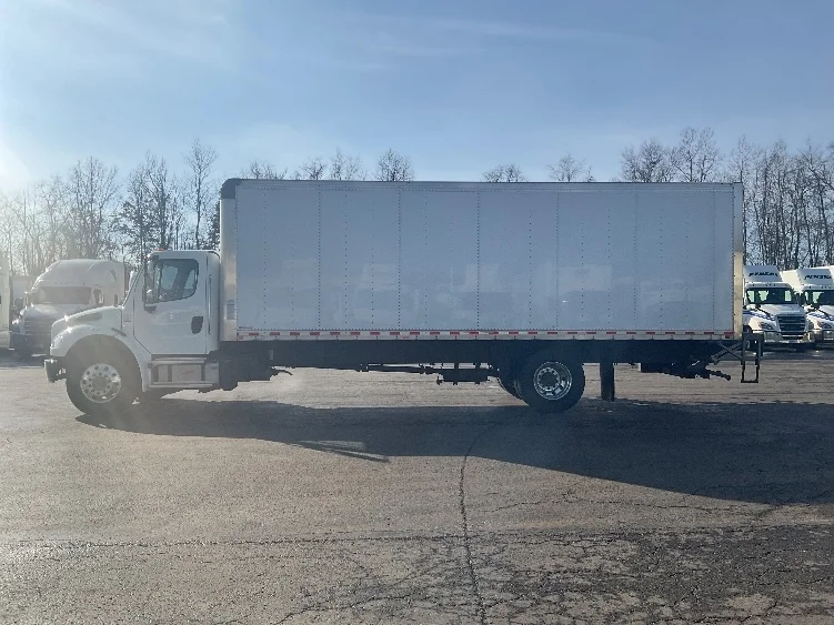 2023 Freightliner M2 106 in Akron, OH — photo 4