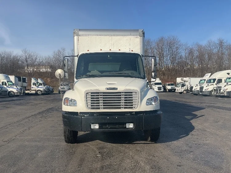 2023 Freightliner M2 106 in Akron, OH — photo 2