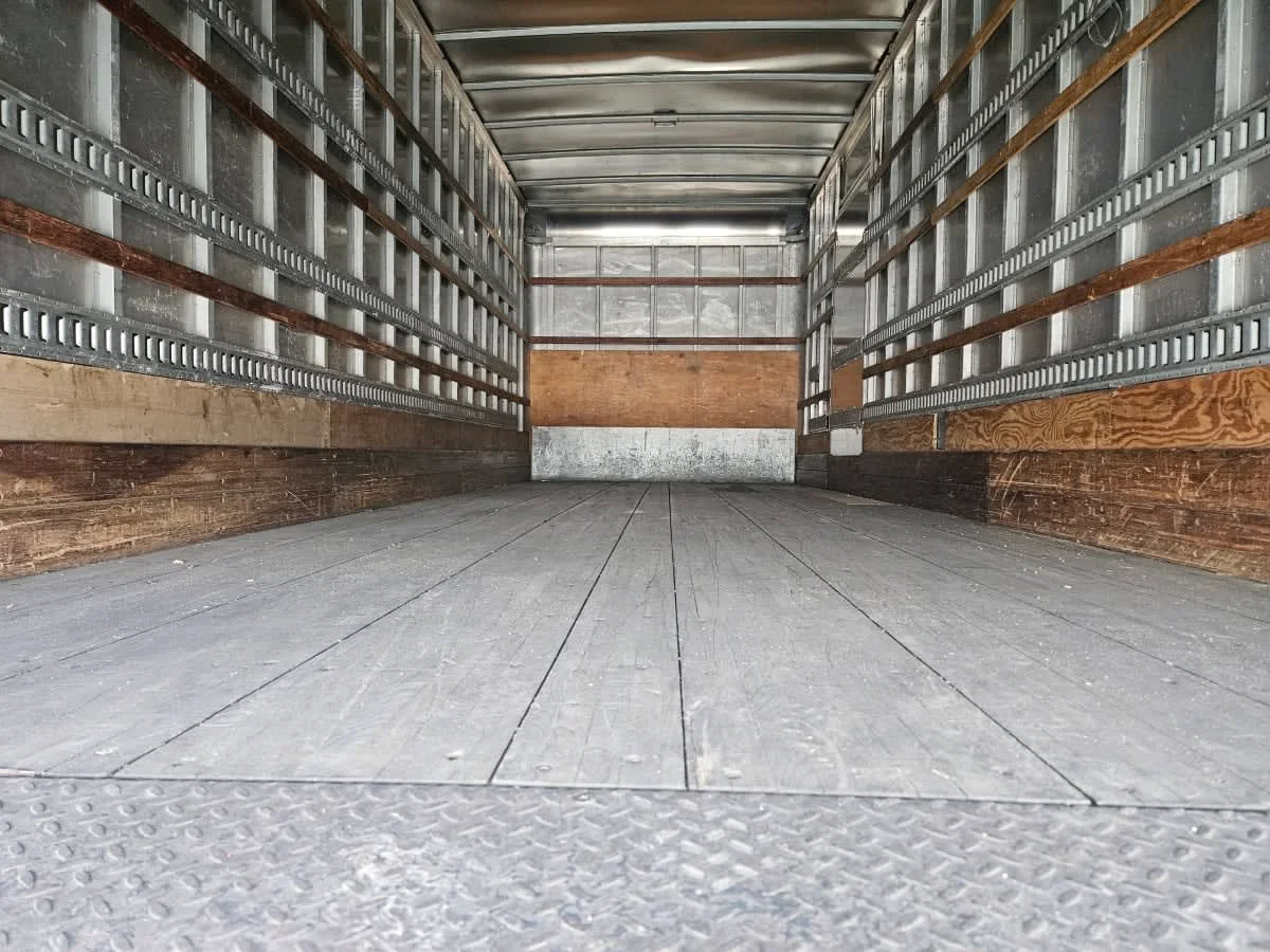 2018 Freightliner M2 106 - image 8