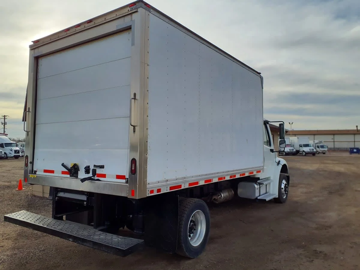 2018 Freightliner M2 106 in Commerce City, CO — photo 4