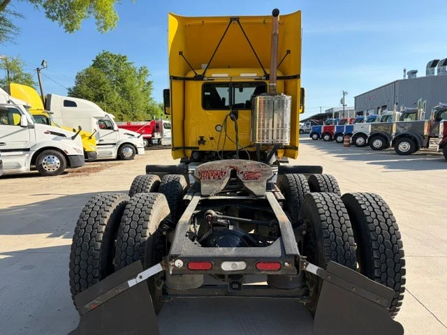 2019 Mack Anthem - image 3