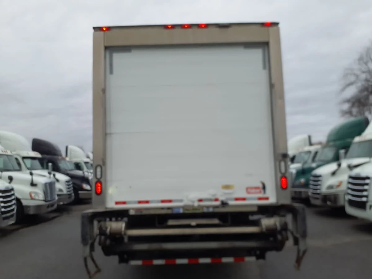 2018 International 4300 - image 5