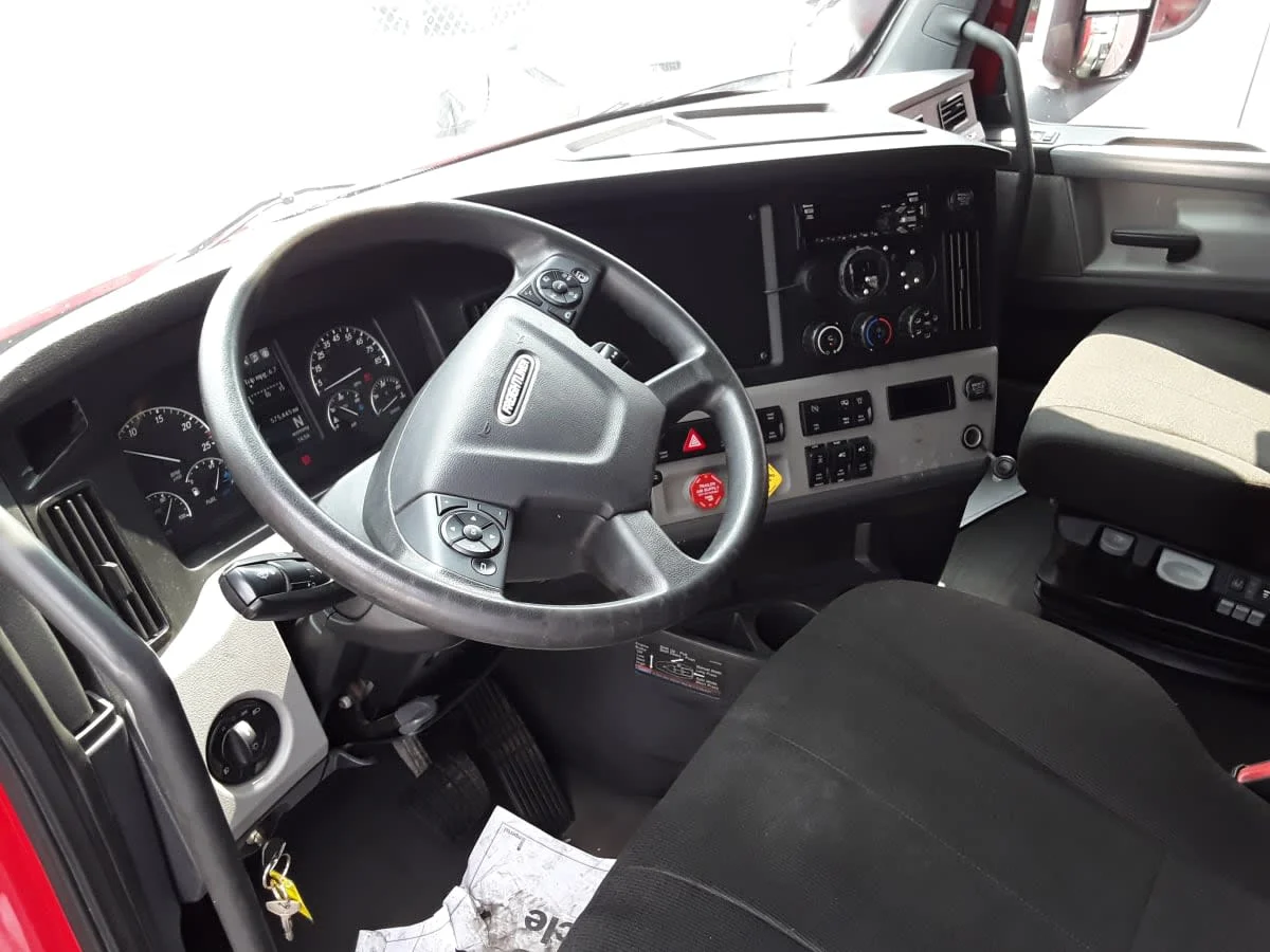2020 Freightliner Cascadia in Allentown, PA — photo 7