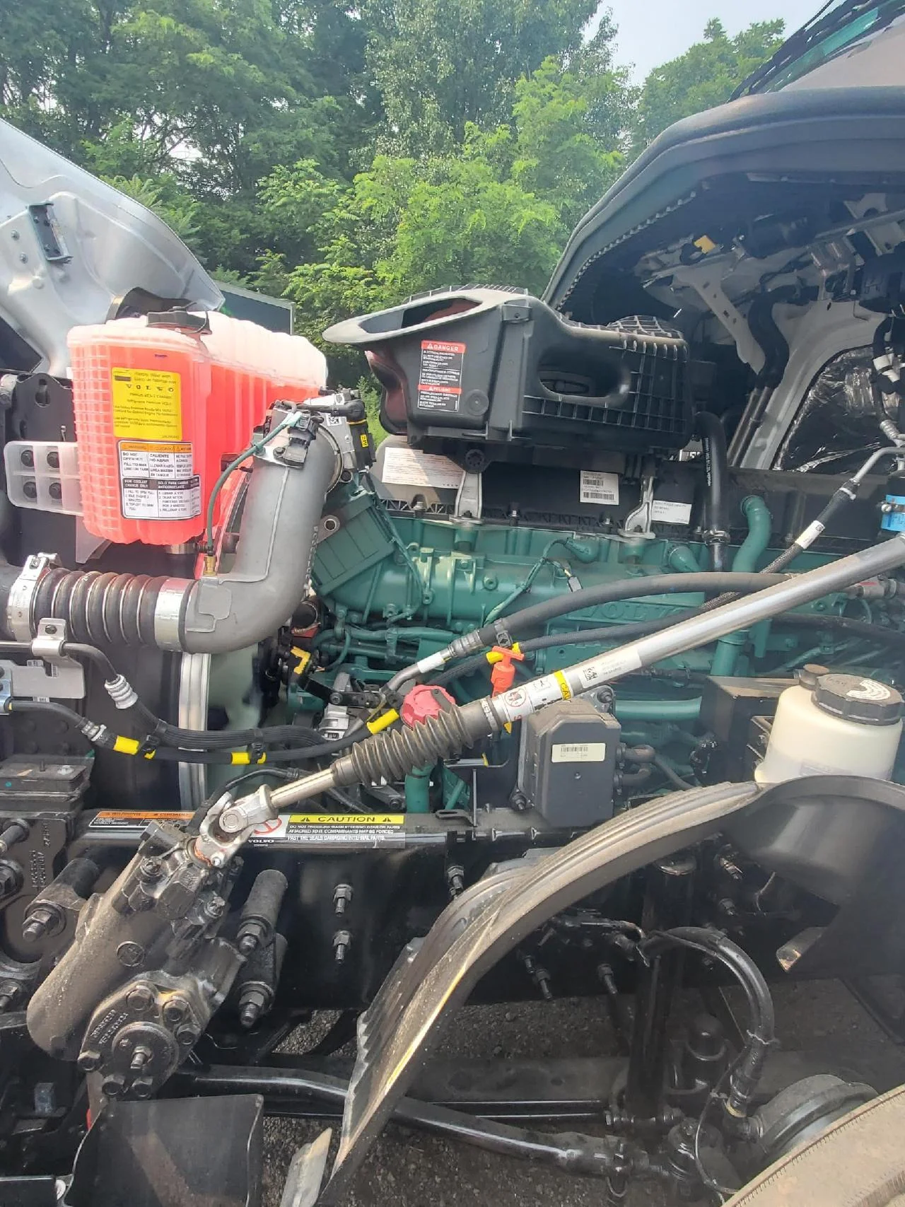 2026 Volvo VNL 860 in Erie, PA — photo 8