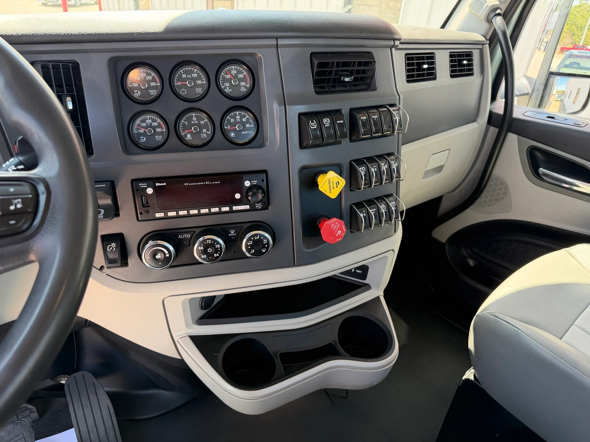 2023 Peterbilt 567 in Joplin, MO — photo 10
