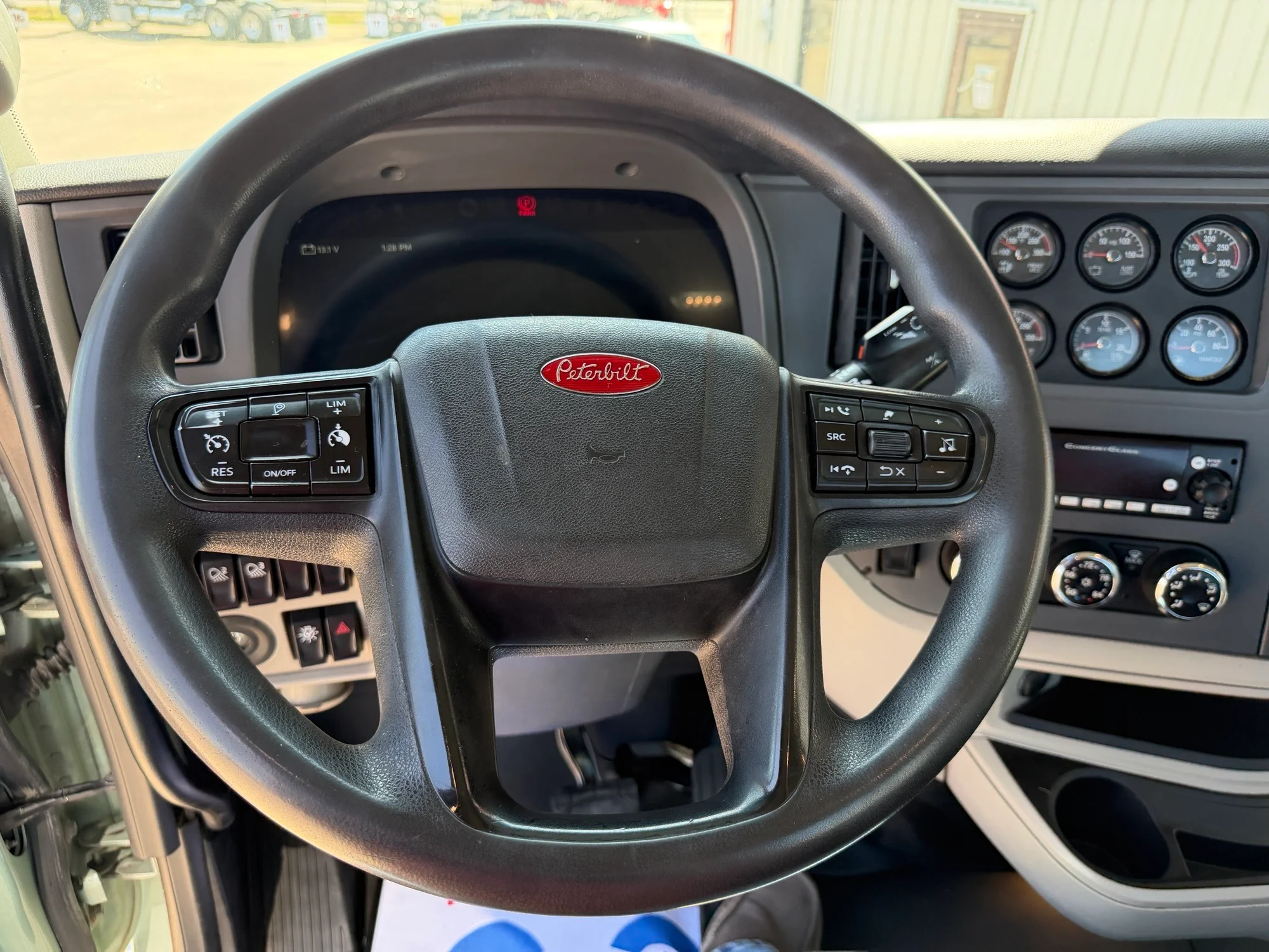 2023 Peterbilt 567 in Joplin, MO — photo 11