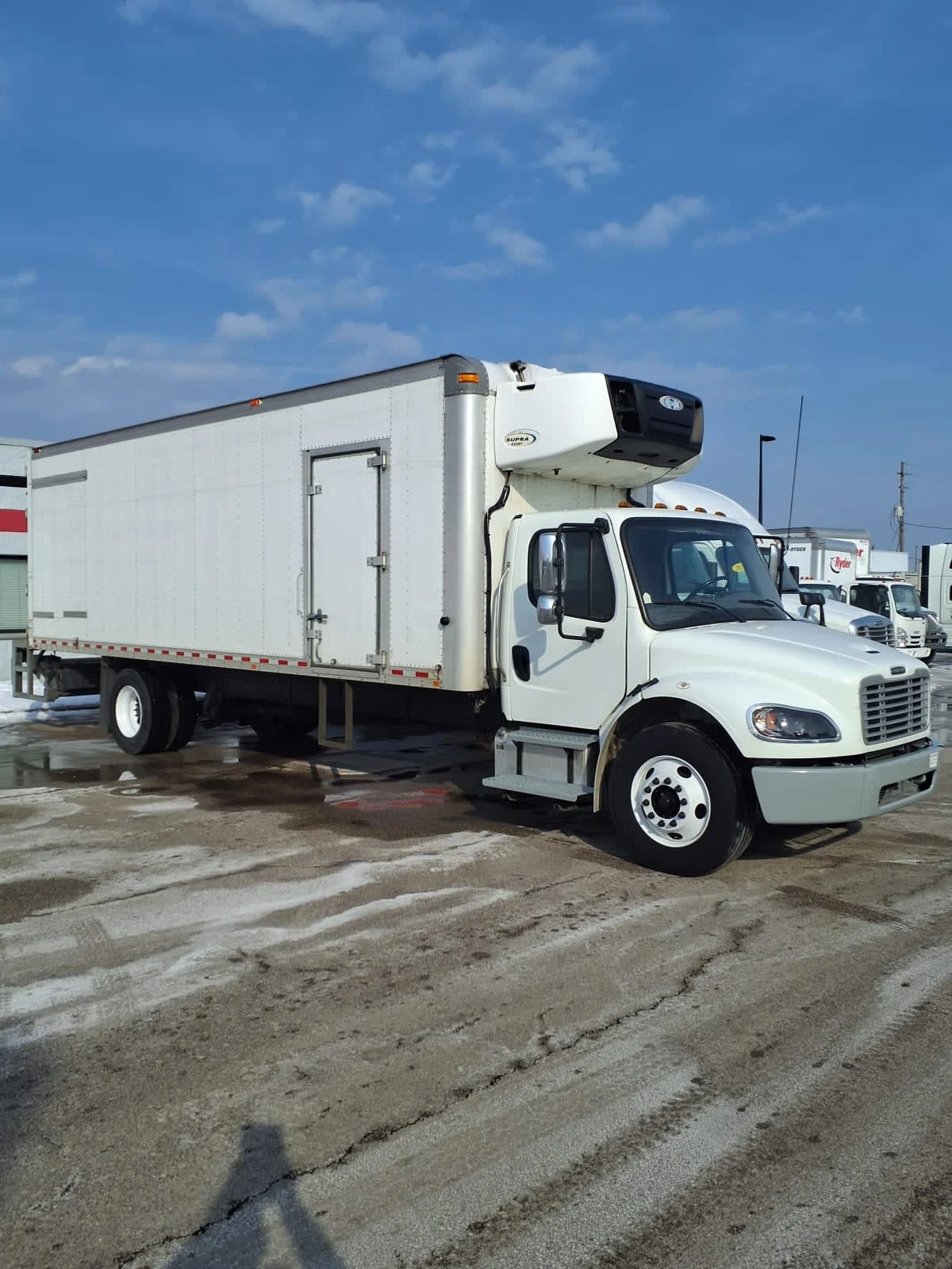 2020 Freightliner M2 106 in Cleveland, OH — photo 3