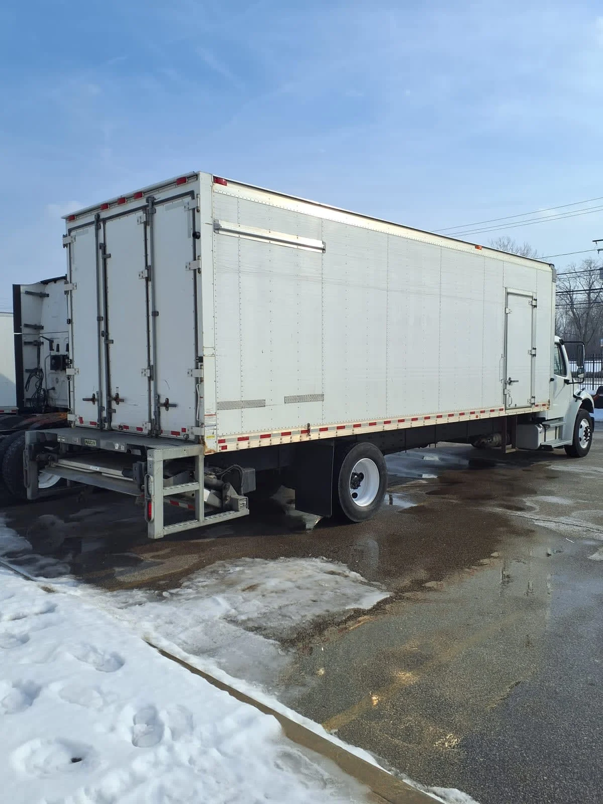 2020 Freightliner M2 106 in Cleveland, OH — photo 4