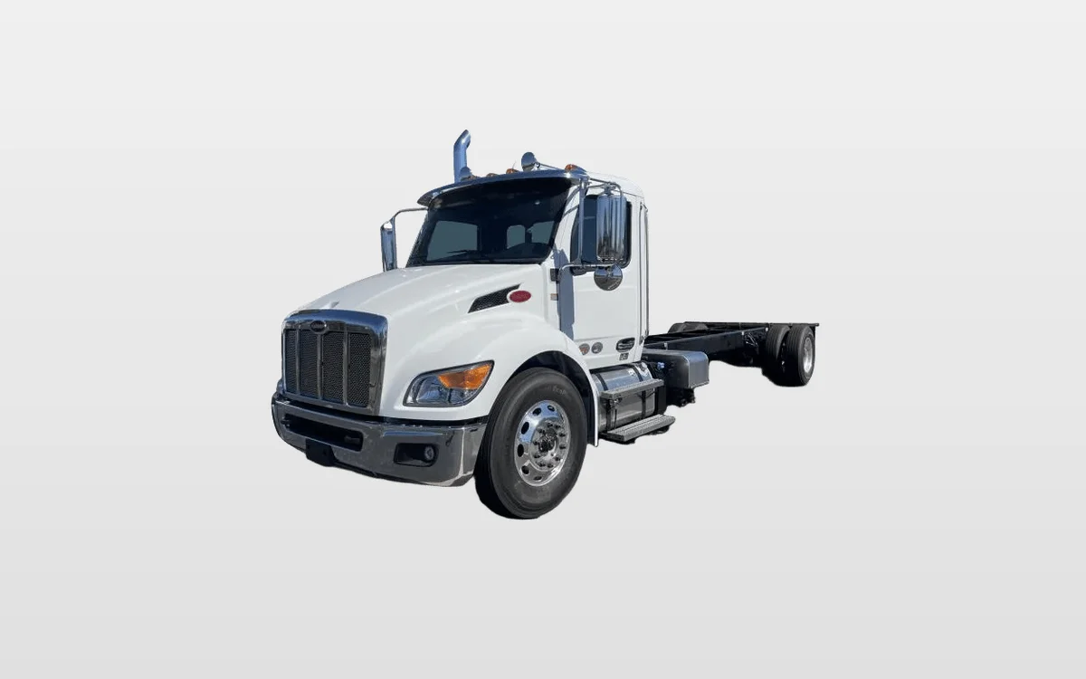 2025 Peterbilt 536 - image 1