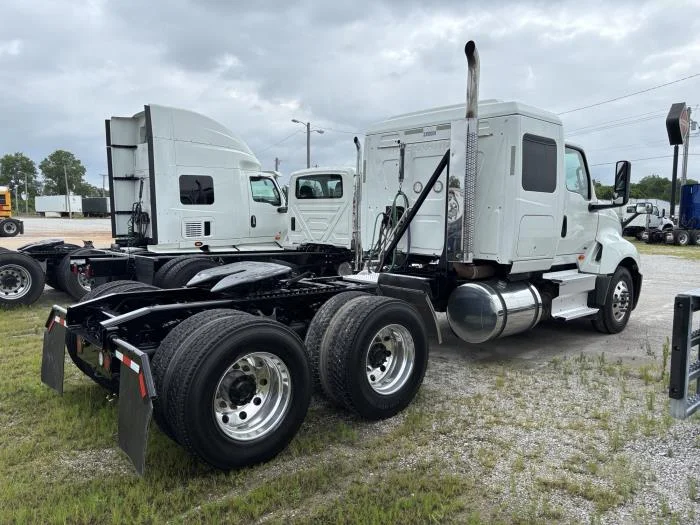 2021 International LT — photo 6