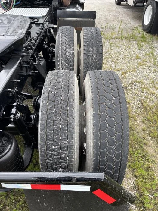 2021 International LT — photo 9