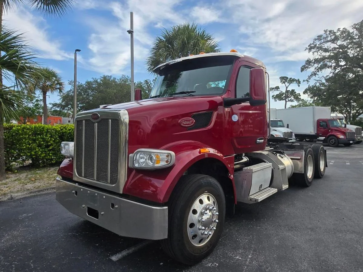 2023 Peterbilt 567 in Fort Lauderdale, FL