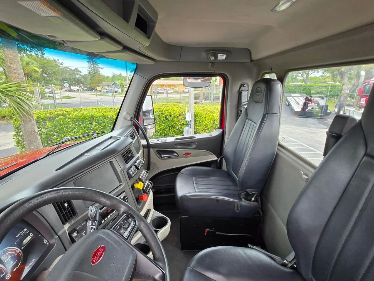 2023 Peterbilt 567 in Fort Lauderdale, FL — photo 4