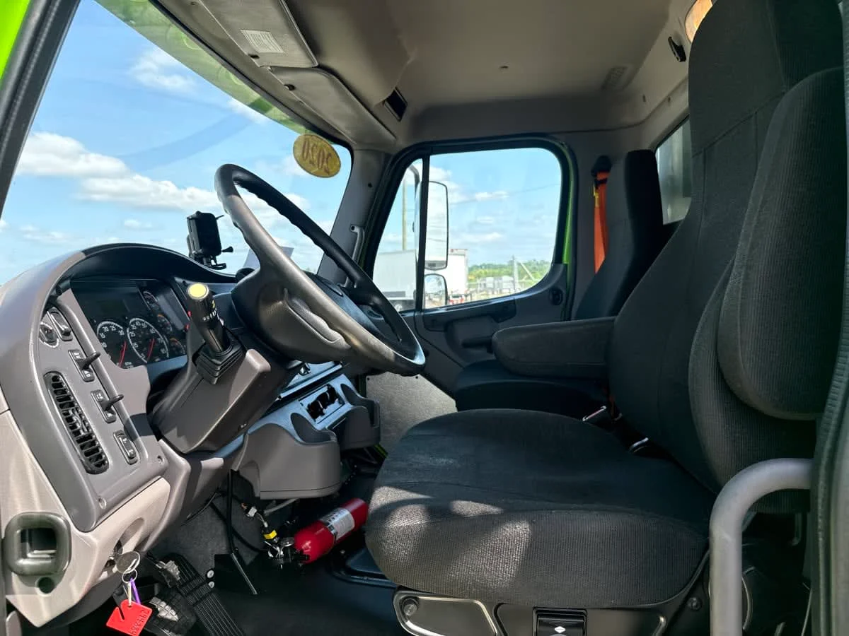 2020 Freightliner M2 106 in Birmingham, AL — photo 8