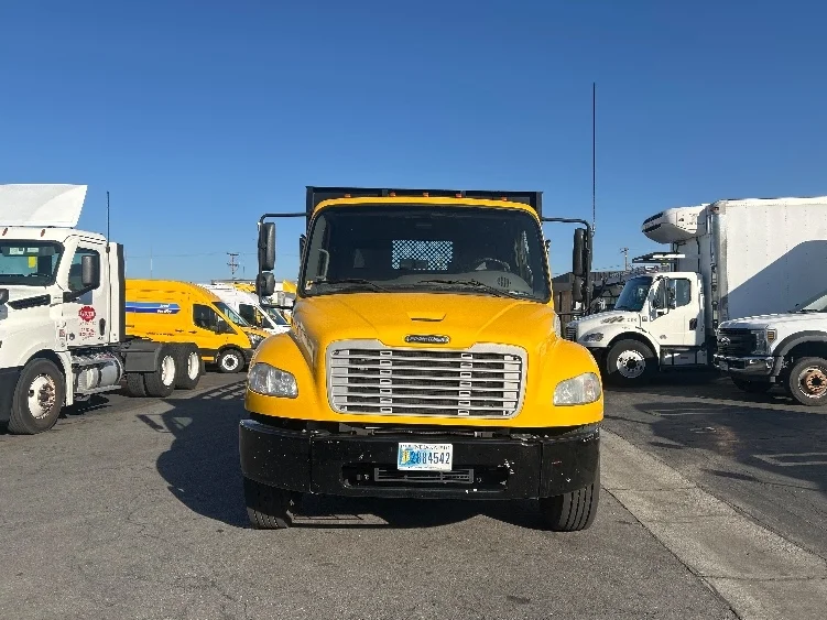 2020 Freightliner M2 106 in Torrance, CA — photo 2