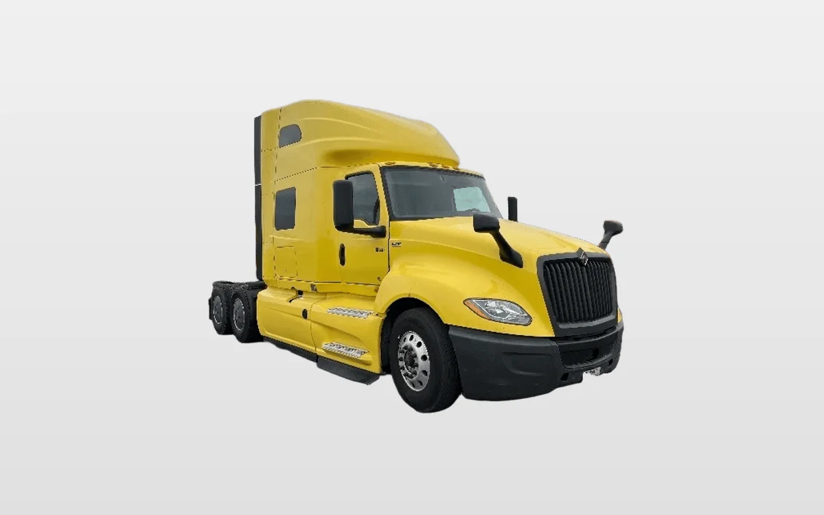 2022 International LT - image 1