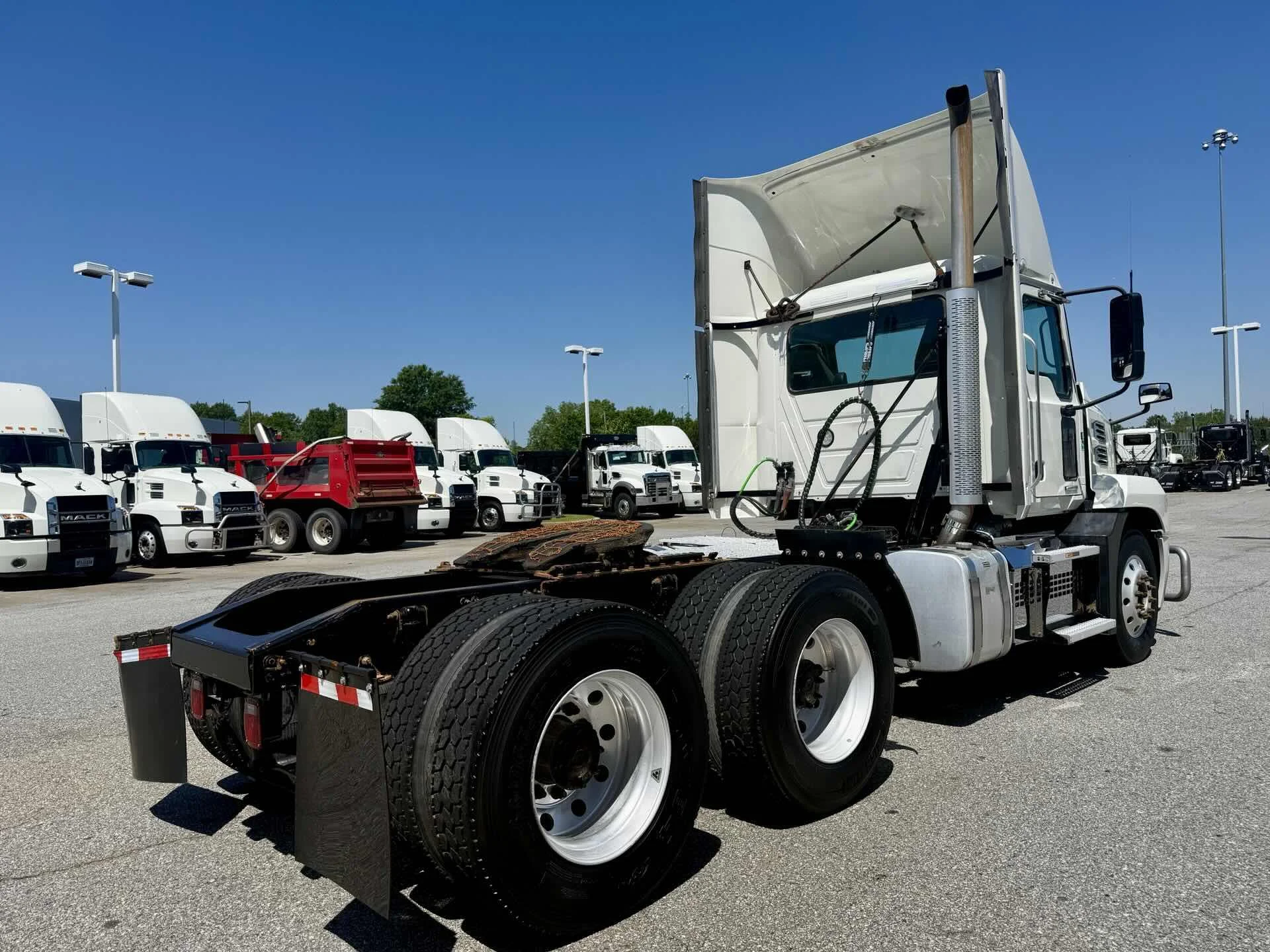 2022 Mack Anthem in Tampa, FL — photo 6