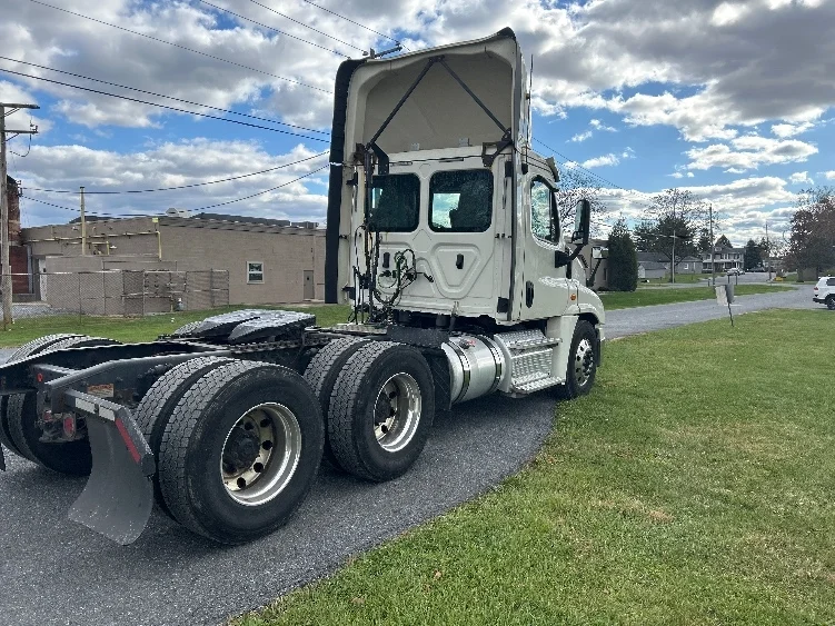 2019 Freightliner in Cleona, PA — photo 7